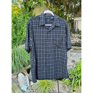 Van Heusen Studio Mens Large Black Plaid Short Sleeve Button Down Shirt Modal L